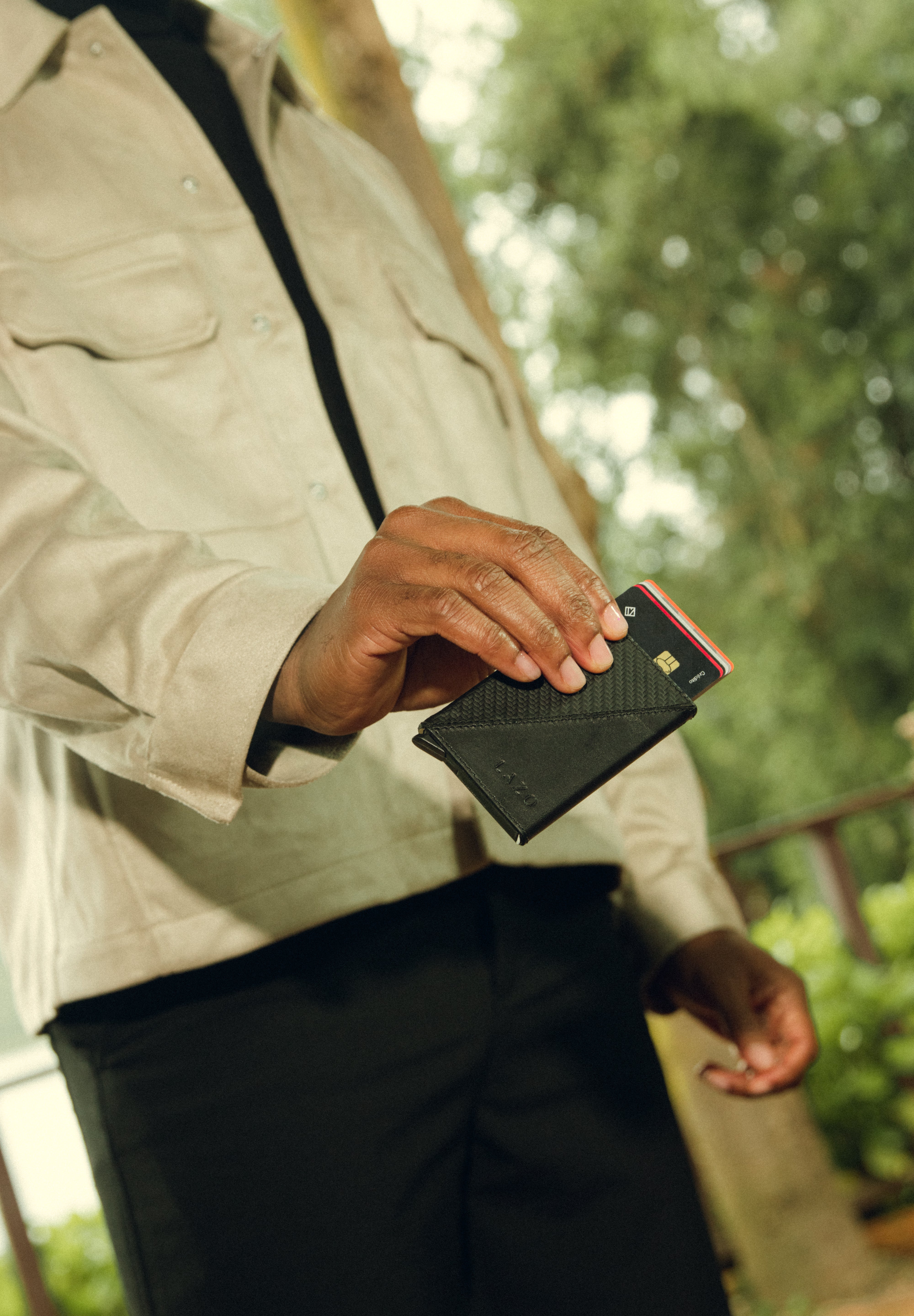 BILLETERA ONE CLICK CARBONO