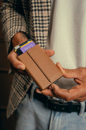 Billetera One Click Pro Café- Con Grabado de Iniciales