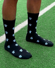 Medias azules con camisetas de futbol para hombre