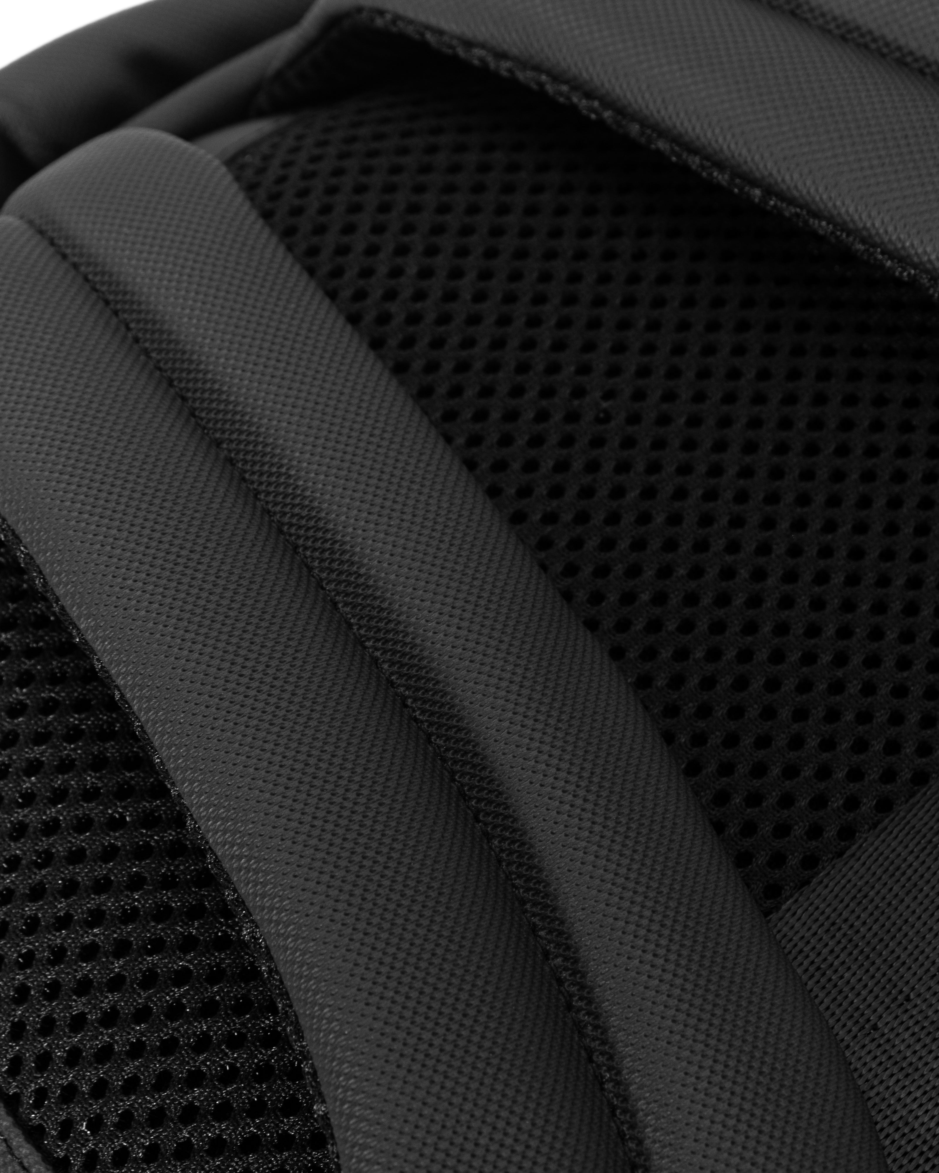 Neceser color carbono con interior rojo para hombre ideal para regalo, viajes o el dia a dia