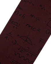 Medias vinotinto con formulas de matematica