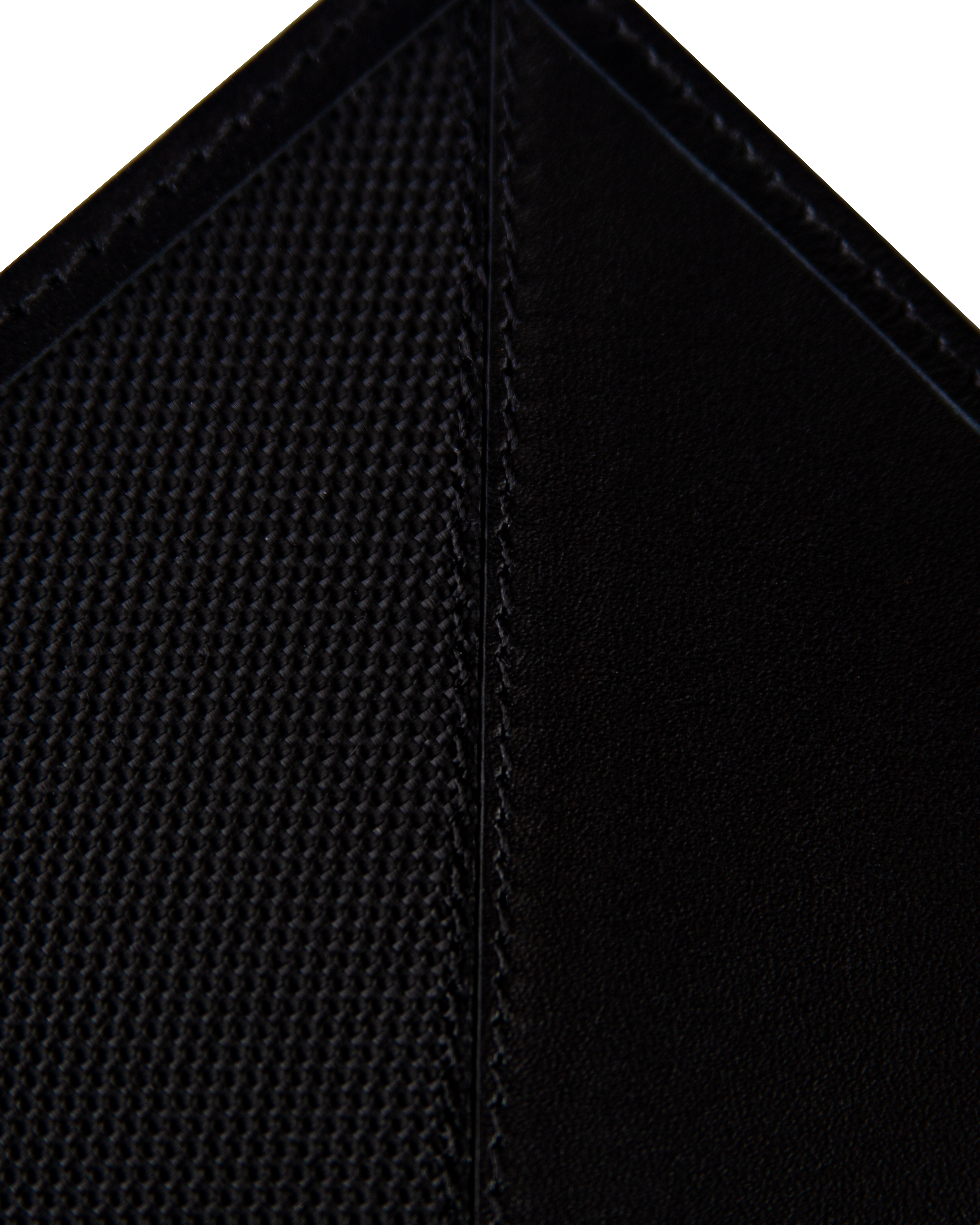 Billetera Tradicional Clip negra y carbono personalizable con iniciales