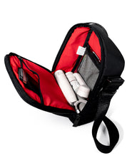 Manos libres para hombre negro con detalles rojos
