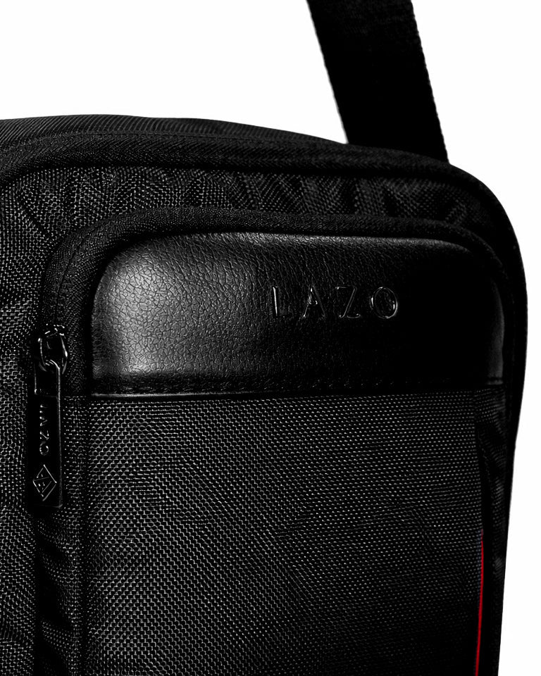 Manos libres para hombre negro con detalles rojos