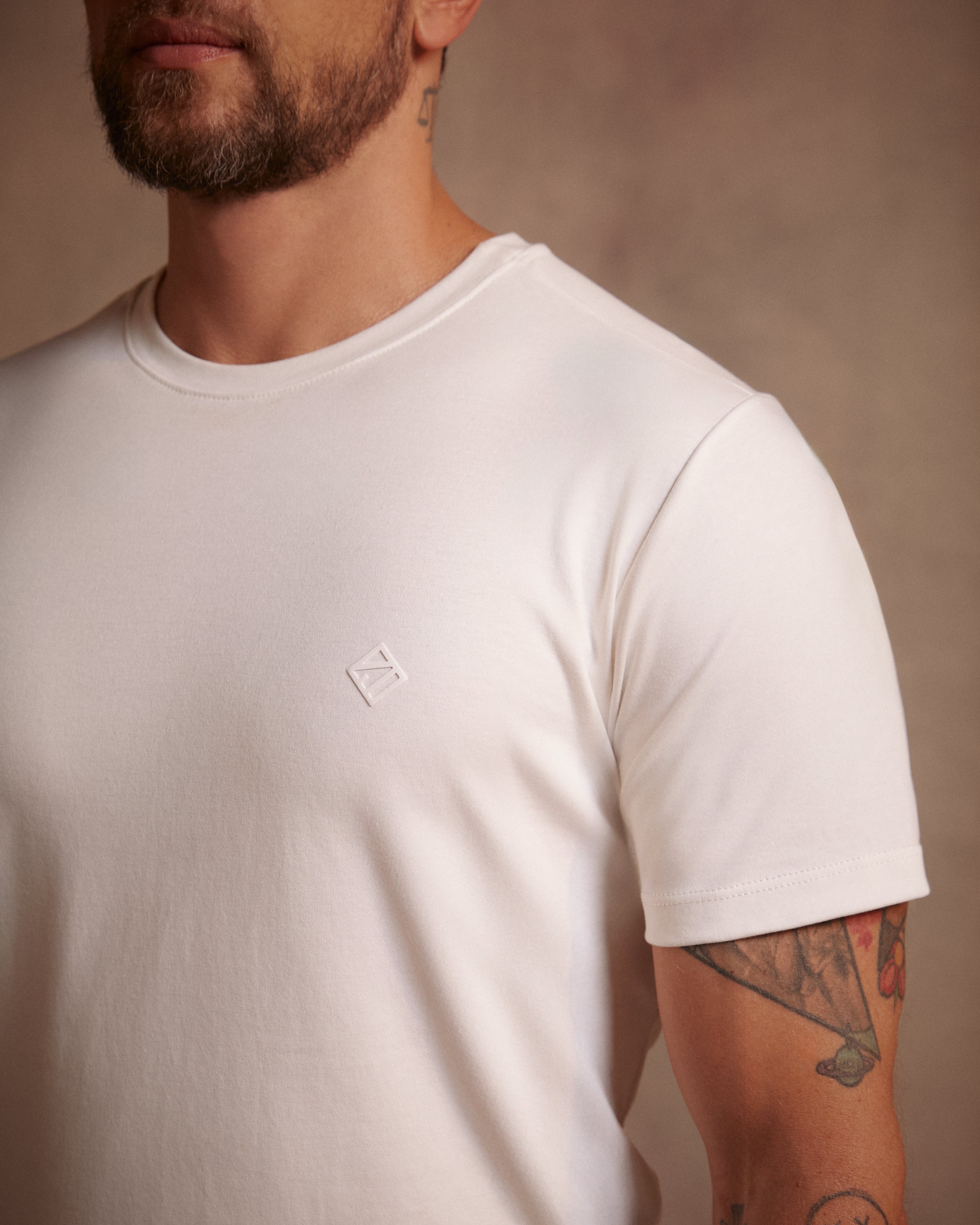 Camiseta blanca de algodon para hombre